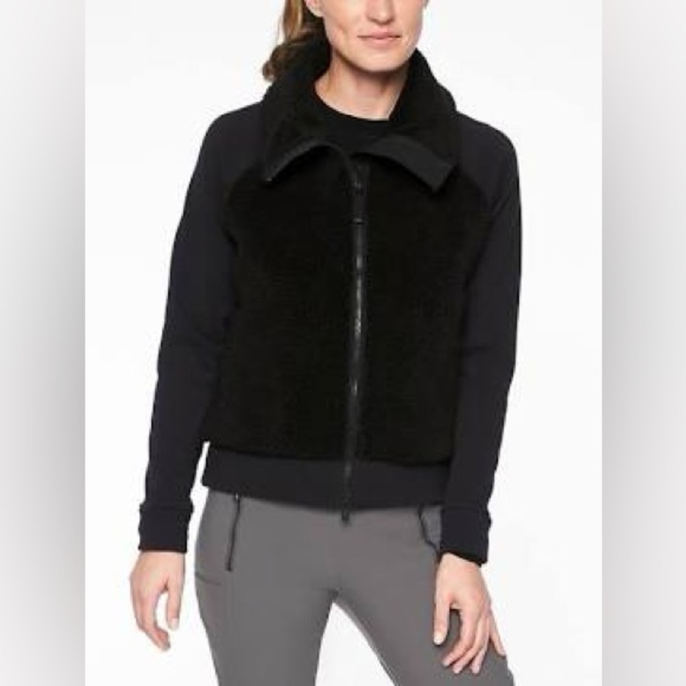 Athleta Range Sherpa Jacket size large black fuzzy
